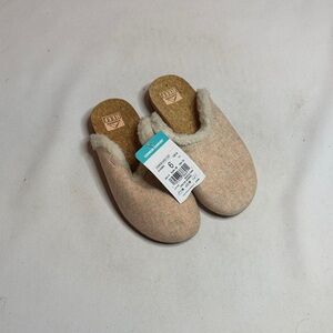 Reef Women's Tan Furry Slippers